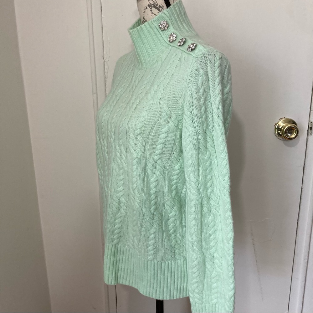 100% Cashmere Sweater Mint Green Flower Buttons
